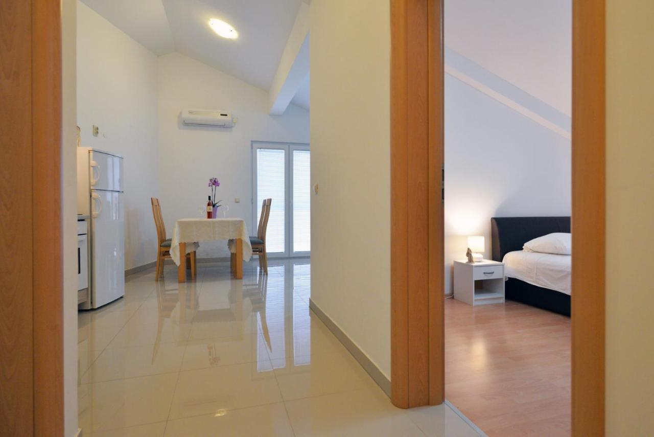 Apartmani Vedrana, ムルテル エクステリア 写真