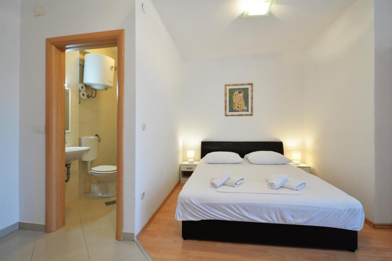 Apartmani Vedrana, ムルテル エクステリア 写真