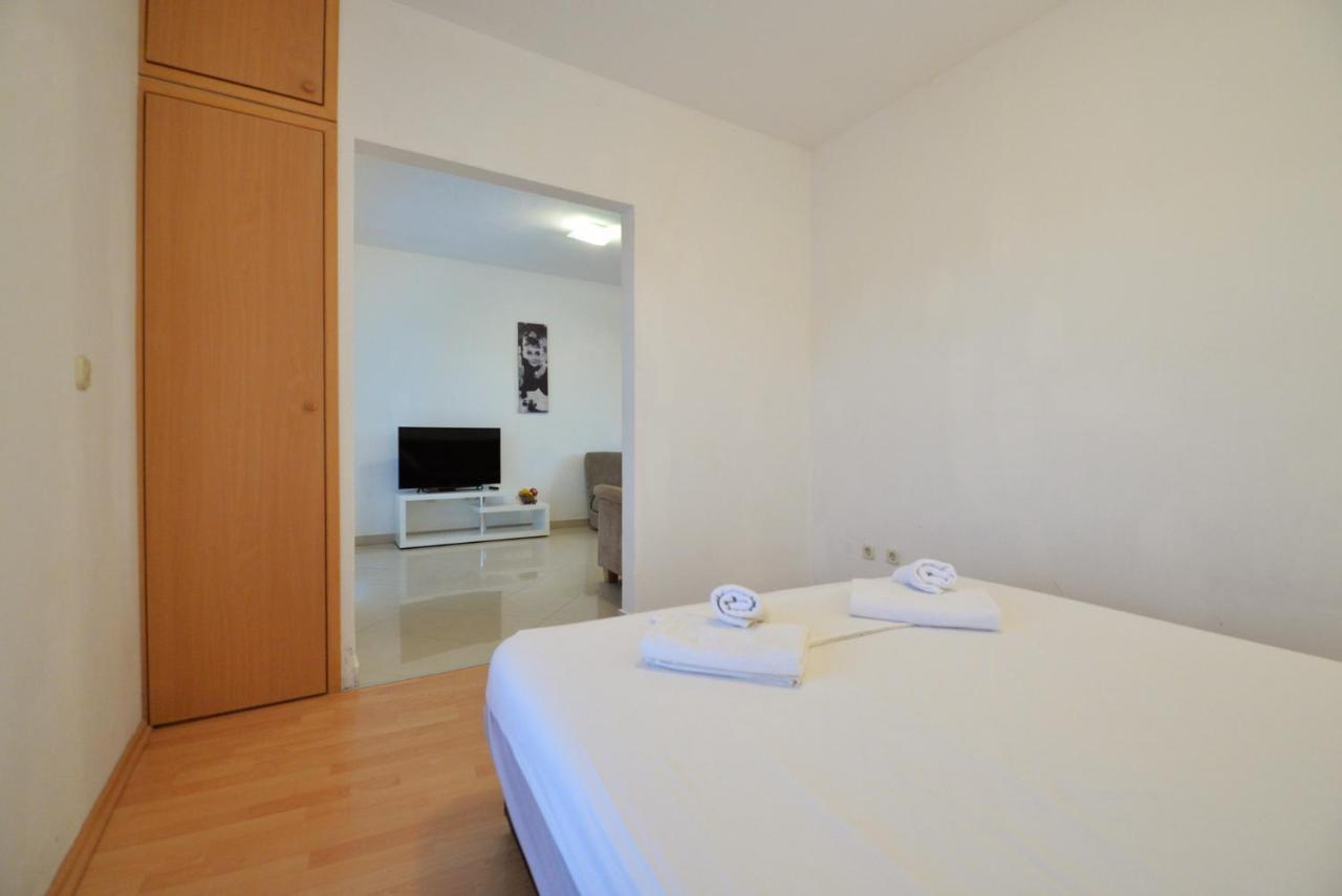Apartmani Vedrana, ムルテル エクステリア 写真