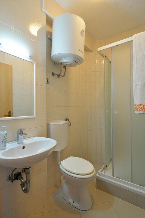 Apartmani Vedrana, ムルテル エクステリア 写真