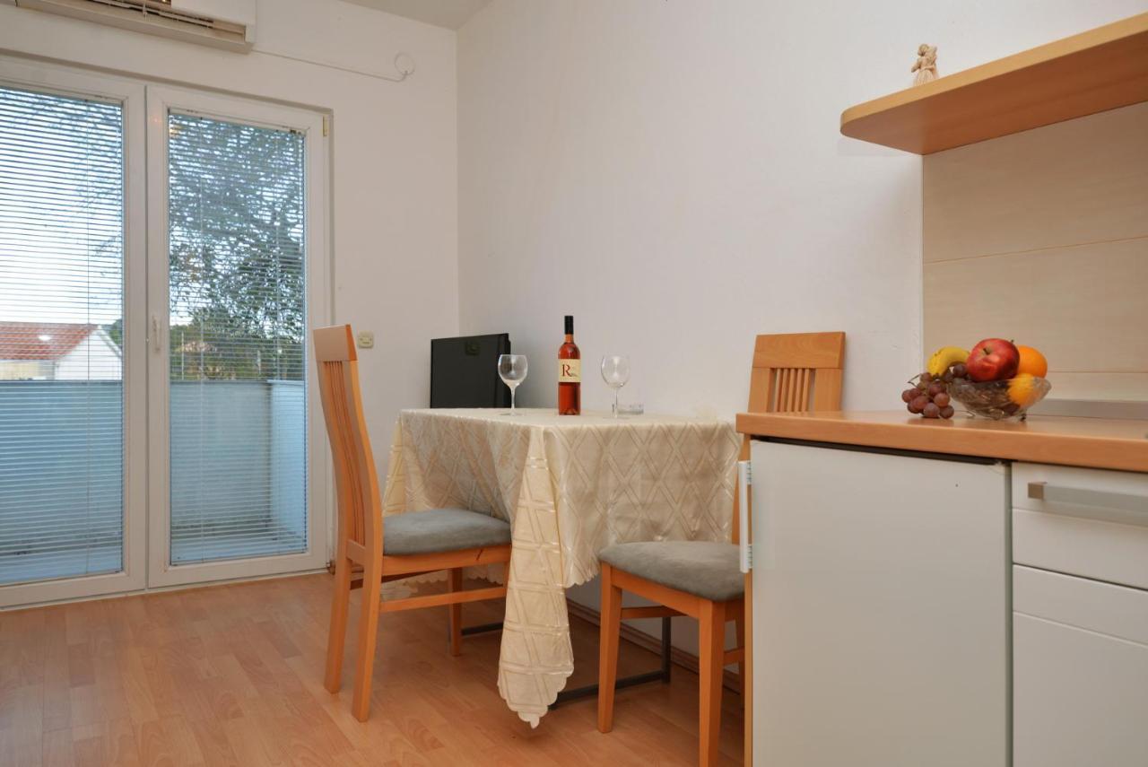 Apartmani Vedrana, ムルテル エクステリア 写真