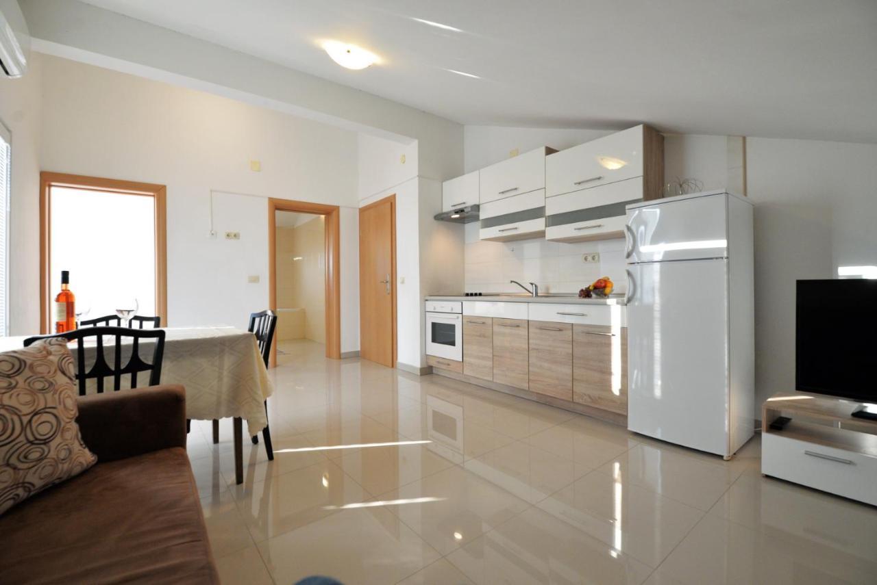 Apartmani Vedrana, ムルテル エクステリア 写真