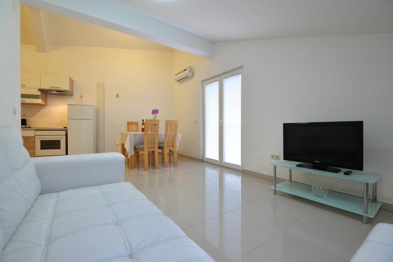 Apartmani Vedrana, ムルテル エクステリア 写真