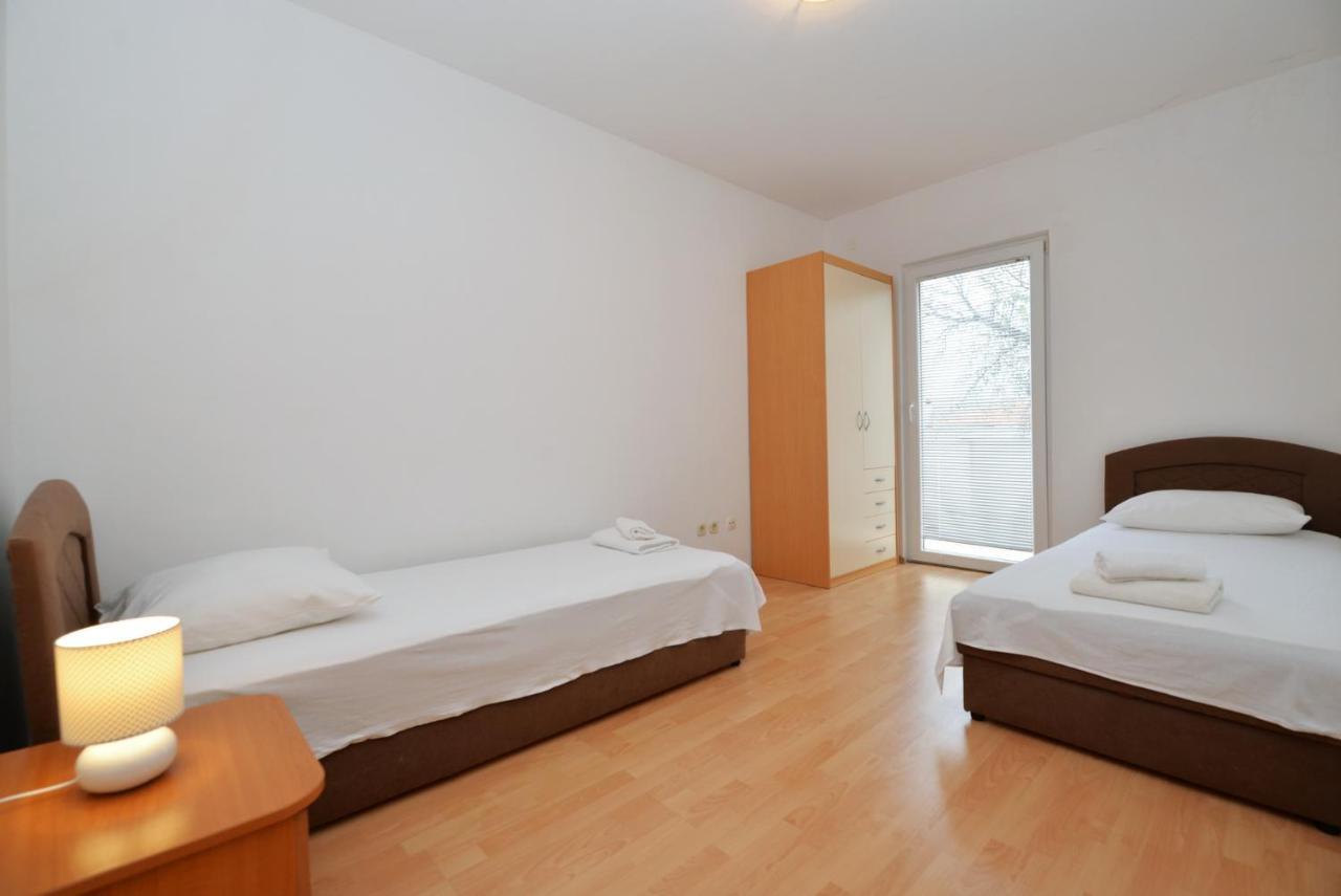 Apartmani Vedrana, ムルテル エクステリア 写真