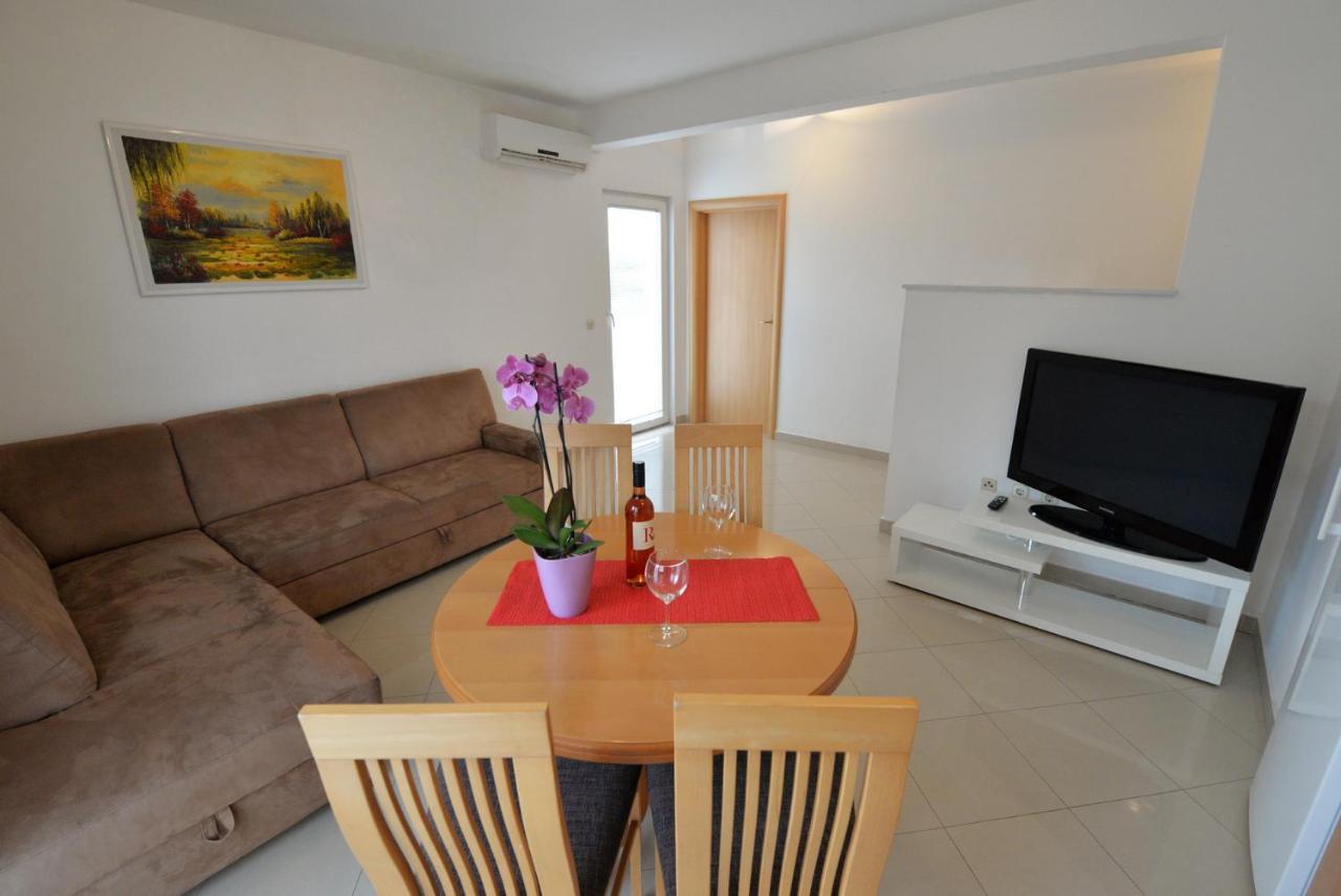 Apartmani Vedrana, ムルテル エクステリア 写真