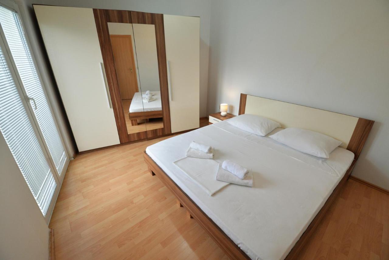 Apartmani Vedrana, ムルテル エクステリア 写真