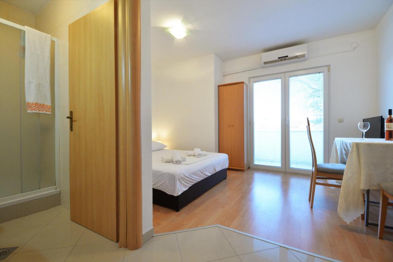 Apartmani Vedrana, ムルテル エクステリア 写真