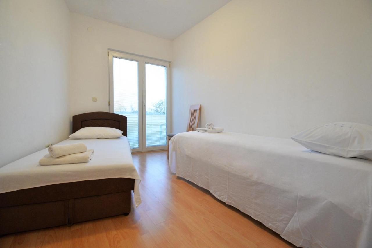 Apartmani Vedrana, ムルテル エクステリア 写真