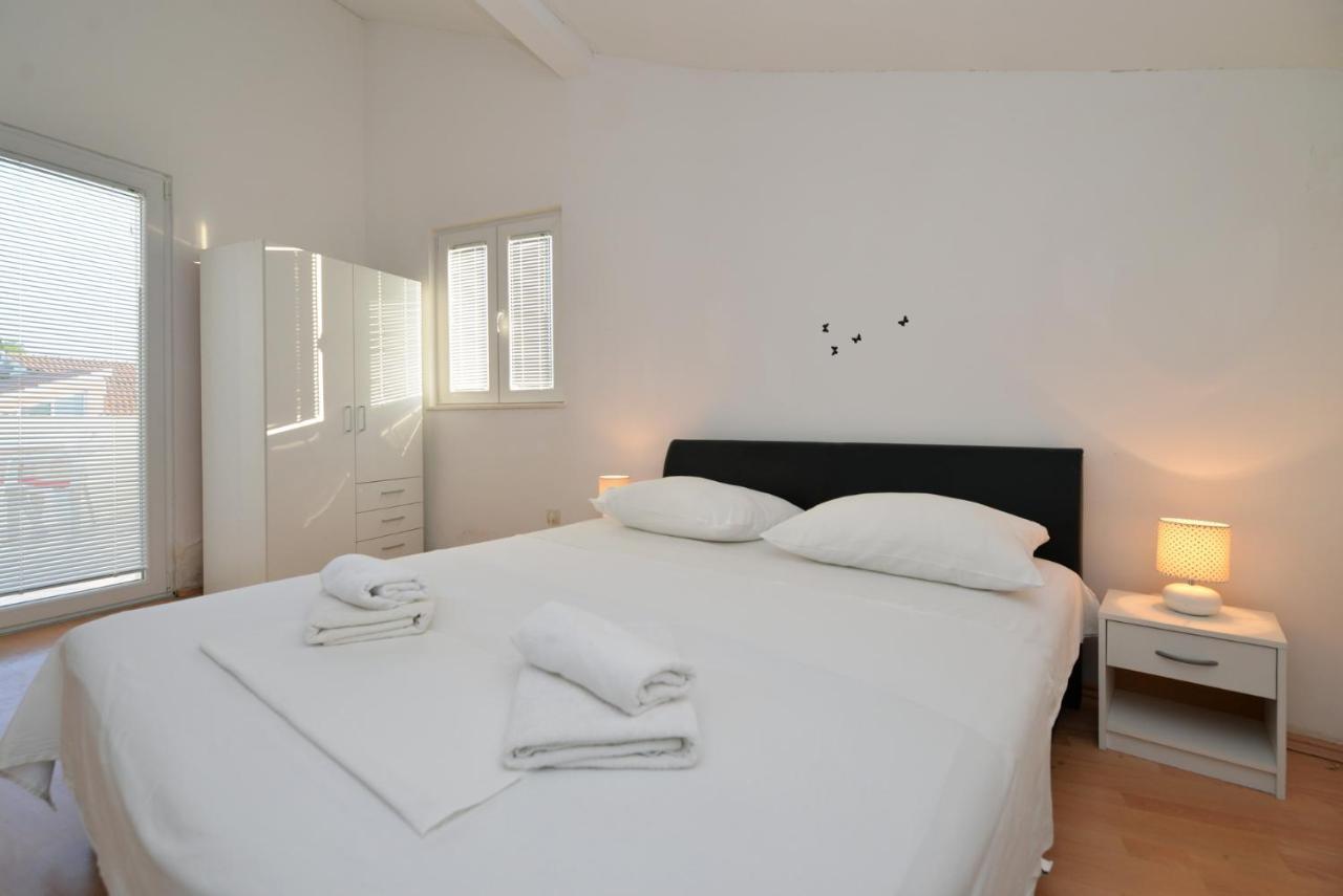Apartmani Vedrana, ムルテル エクステリア 写真