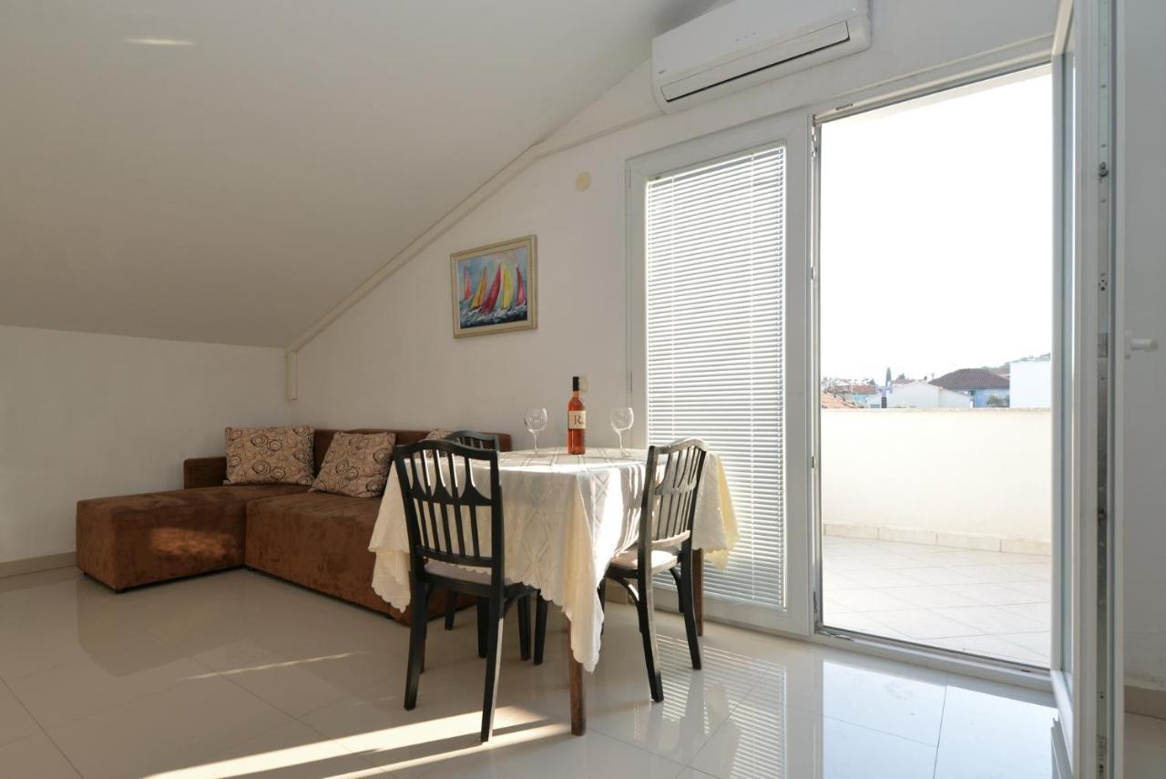 Apartmani Vedrana, ムルテル エクステリア 写真