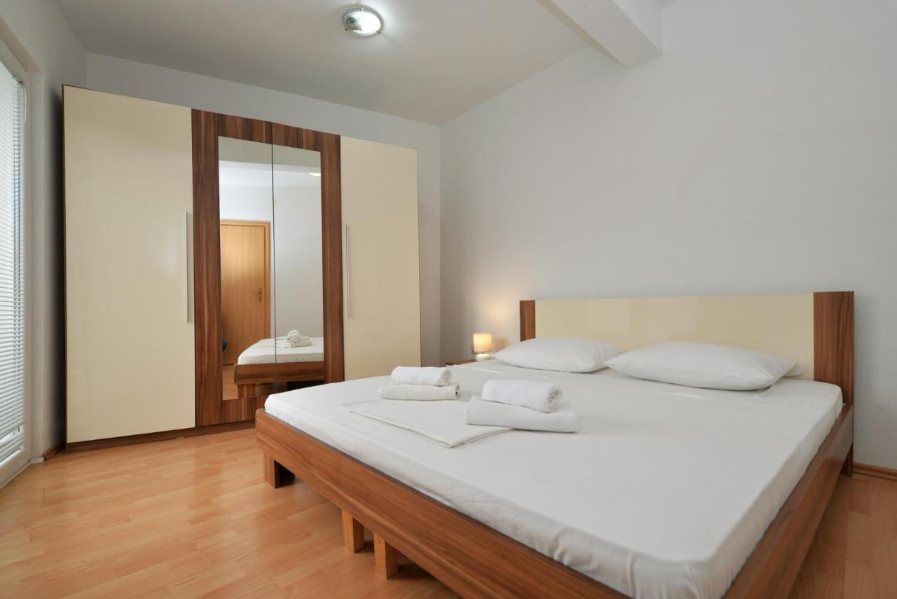 Apartmani Vedrana, ムルテル エクステリア 写真