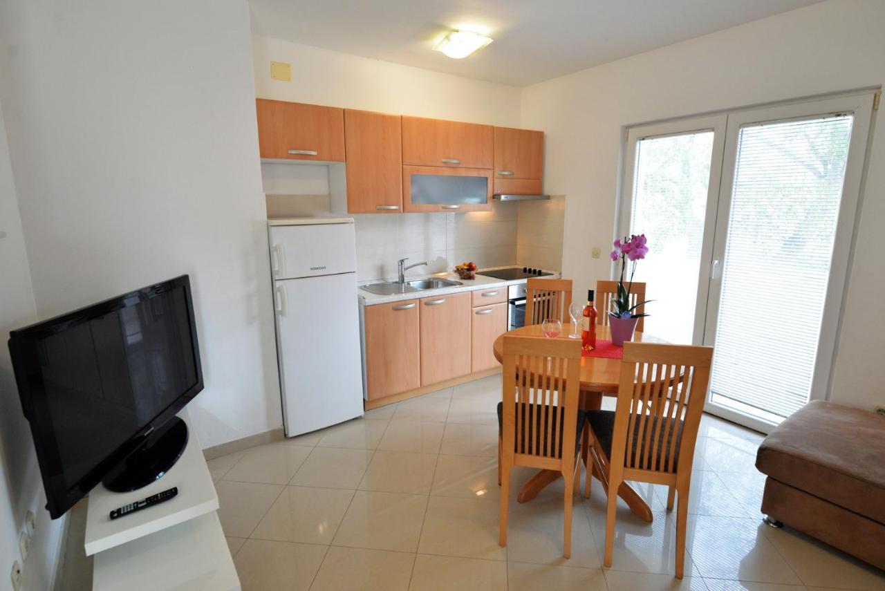 Apartmani Vedrana, ムルテル エクステリア 写真