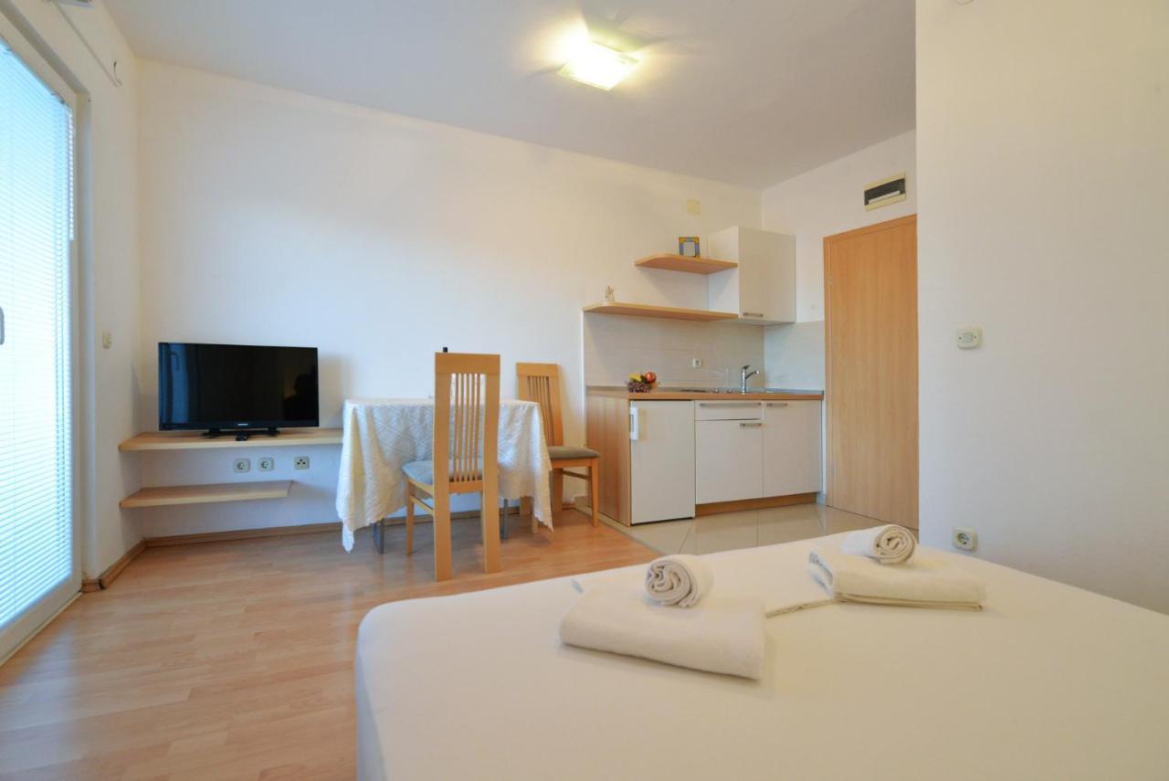 Apartmani Vedrana, ムルテル エクステリア 写真