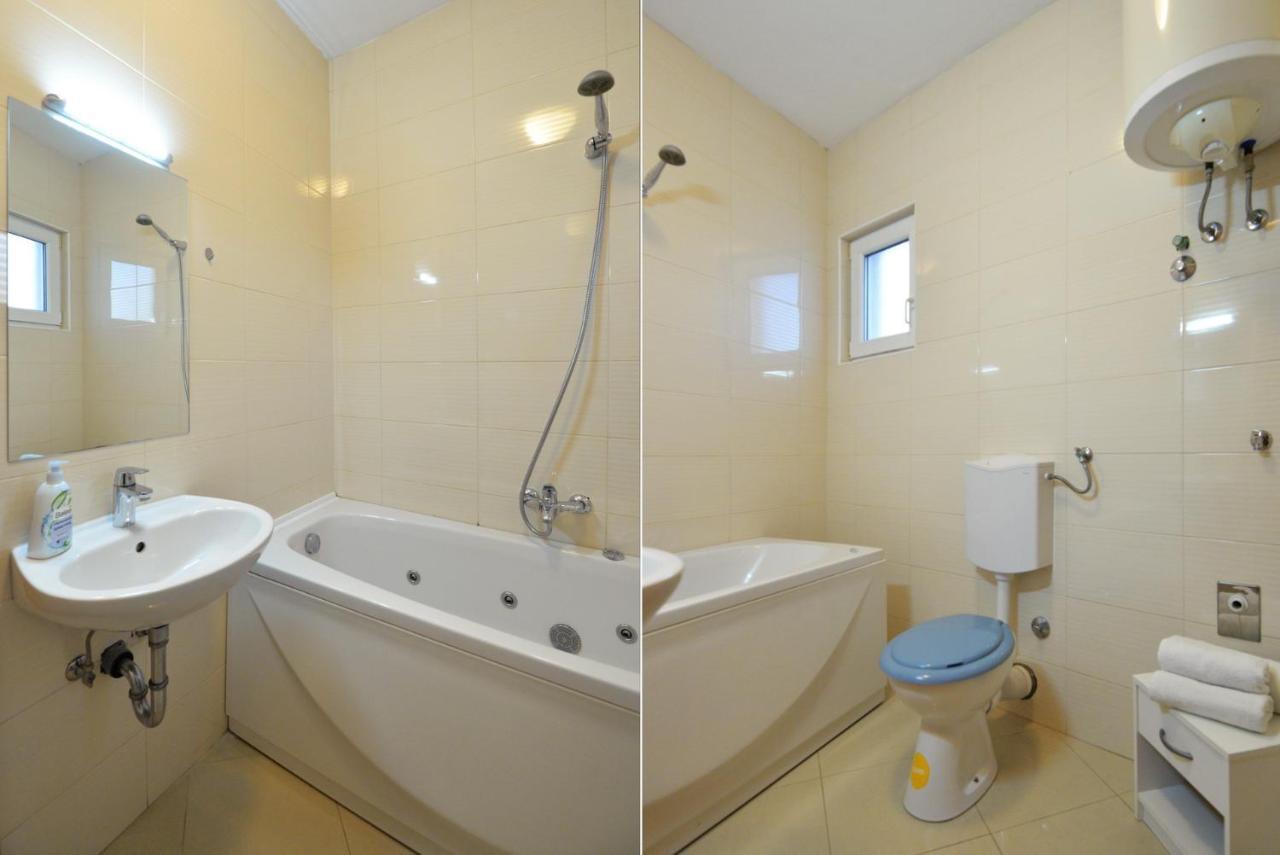 Apartmani Vedrana, ムルテル エクステリア 写真