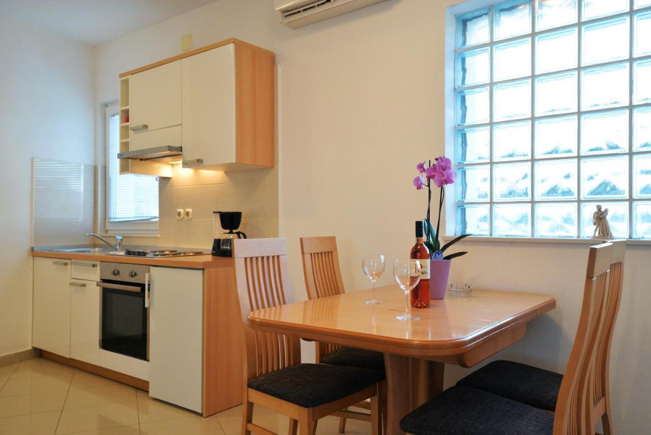 Apartmani Vedrana, ムルテル エクステリア 写真